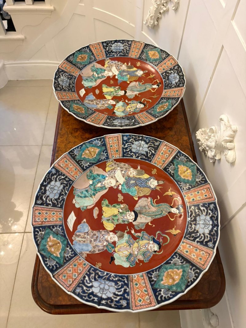 Antique Pair of Large Japanese Imari Porcelain Chargers Depicting the Seven Lucky Gods - Image 4